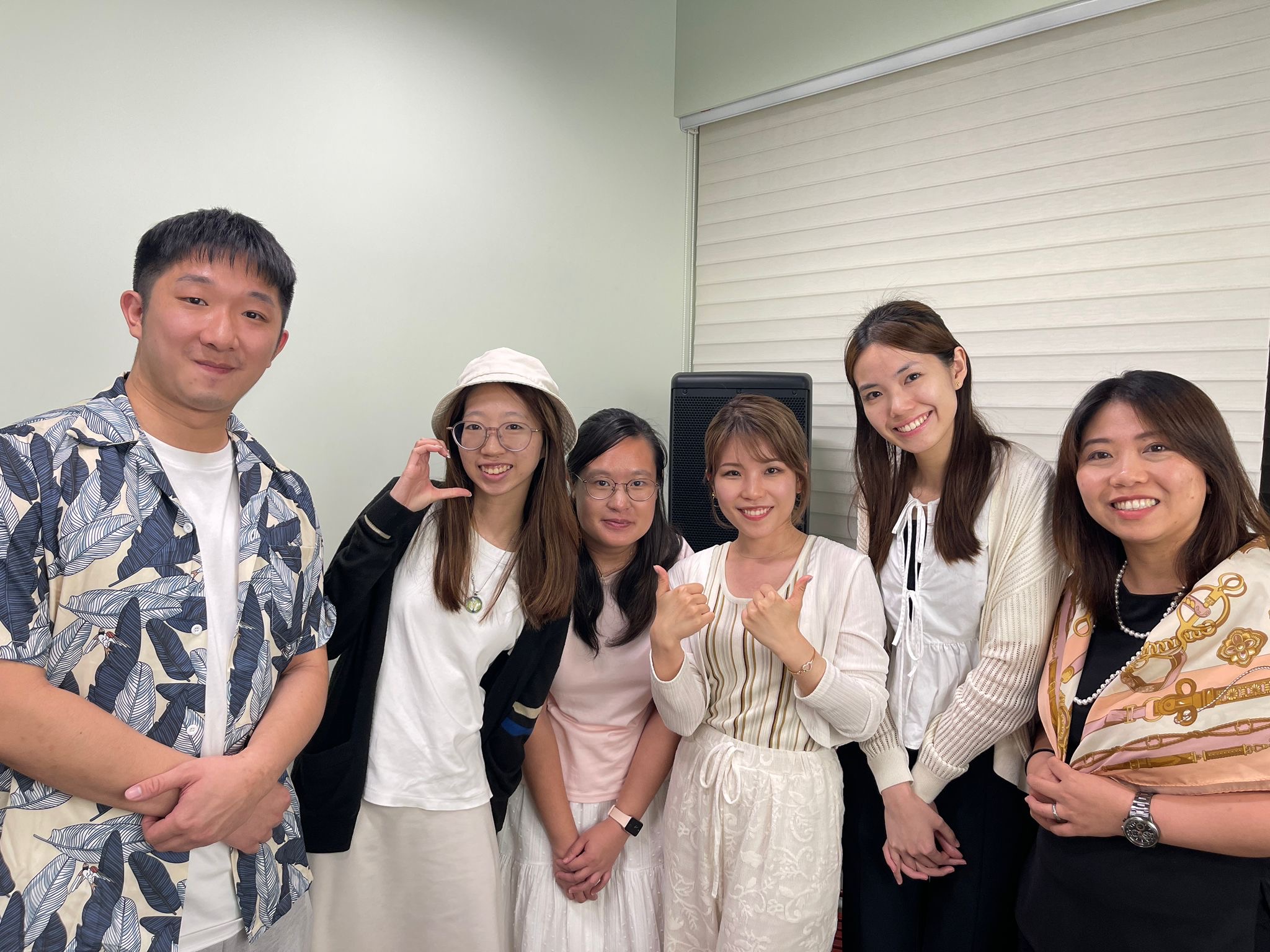 學生與老師日常合照